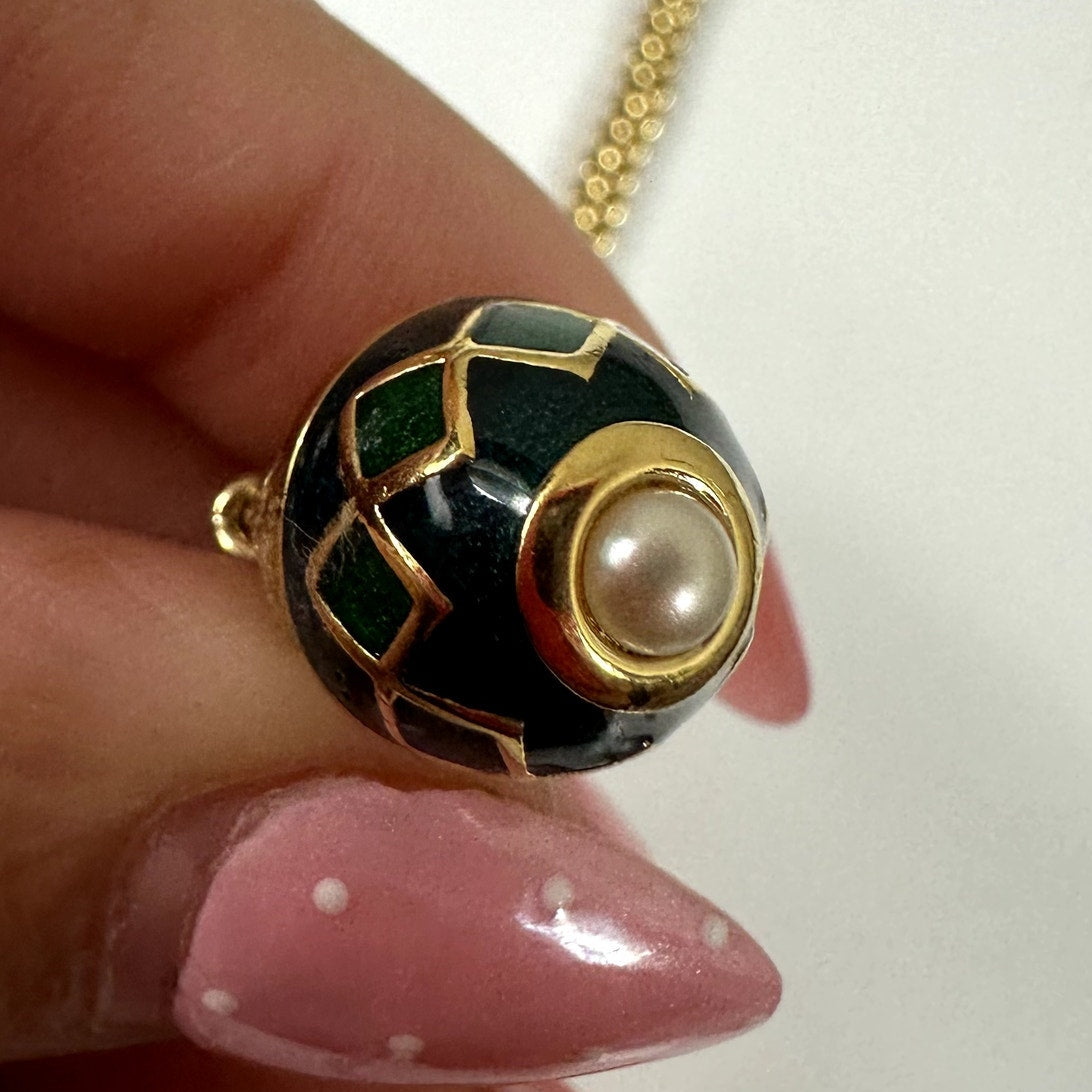 Vintage Burberrys Gold Tone Faux Pearl Enamel Pendant Necklace 24”