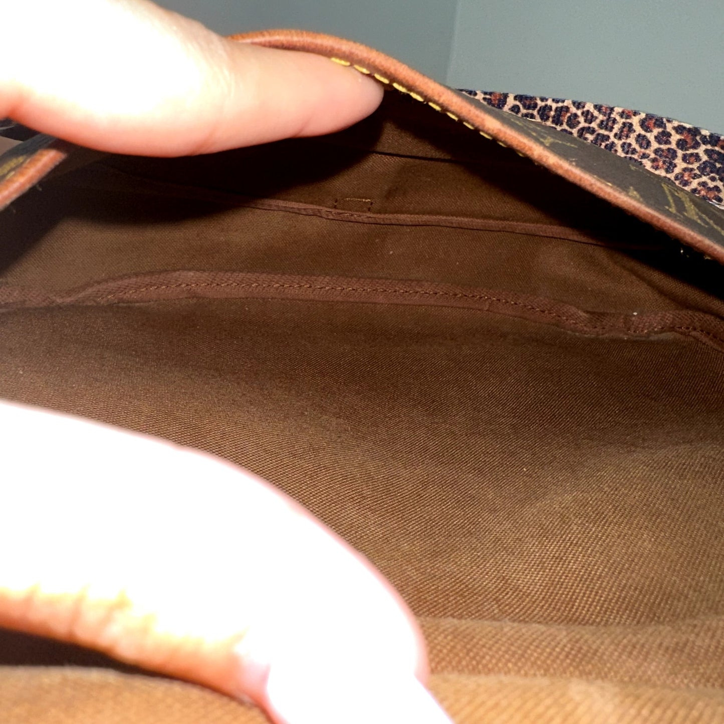 Louis Vuitton Vintage Monogram Saumur 30 Crossbody Bag Authentic