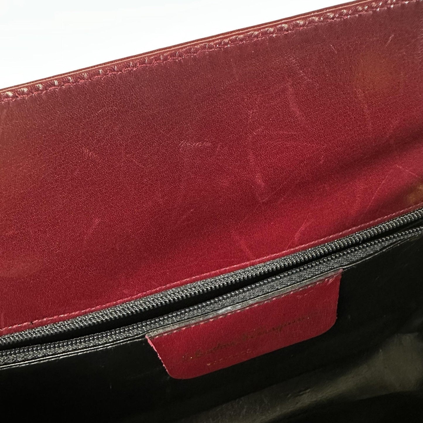 Salvatore Ferragamo Vintage Crossbody Bag Small Bordeaux Leather Italy Authentic